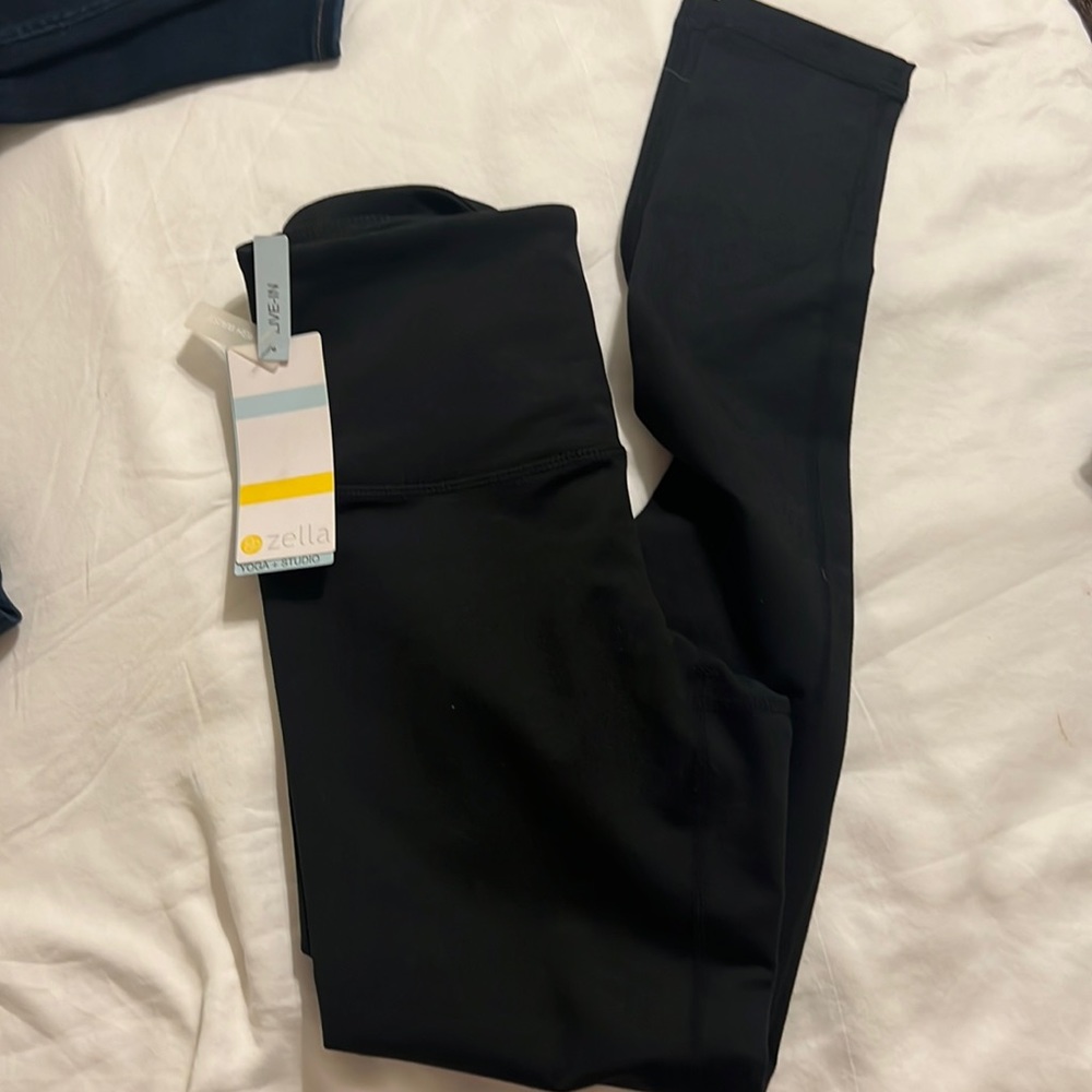 *New with tags*Zella live-in leggings